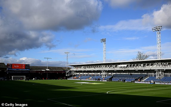 LUTON, ENGLAND - FEBRUARY 18: General view inside the stadium prior to the Premier League match between Luton Town and Manchester United at Kenilworth Road on February 18, 2024 in Luton, England. (Photo by Shaun Botterill/Getty Images)