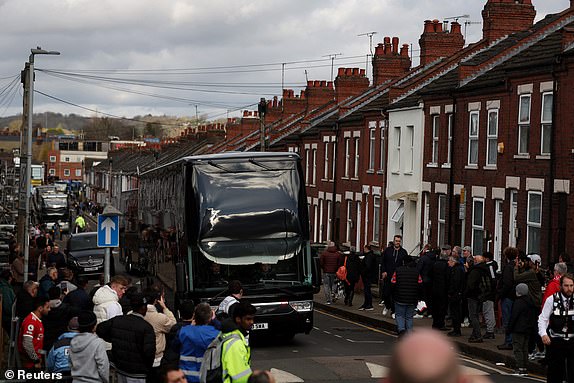 Soccer Football - Premier League - Luton Town v Manchester United - Kenilworth Road, Luton, Britain - February 18, 2024 Manchester United team bus arrives before the match REUTERS/Hannah Mckay NO USE WITH UNAUTHORIZED AUDIO, VIDEO, DATA, FIXTURE LISTS, CLUB/LEAGUE LOGOS OR 'LIVE' SERVICES. ONLINE IN-MATCH USE LIMITED TO 45 IMAGES, NO VIDEO EMULATION. NO USE IN BETTING, GAMES OR SINGLE CLUB/LEAGUE/PLAYER PUBLICATIONS.