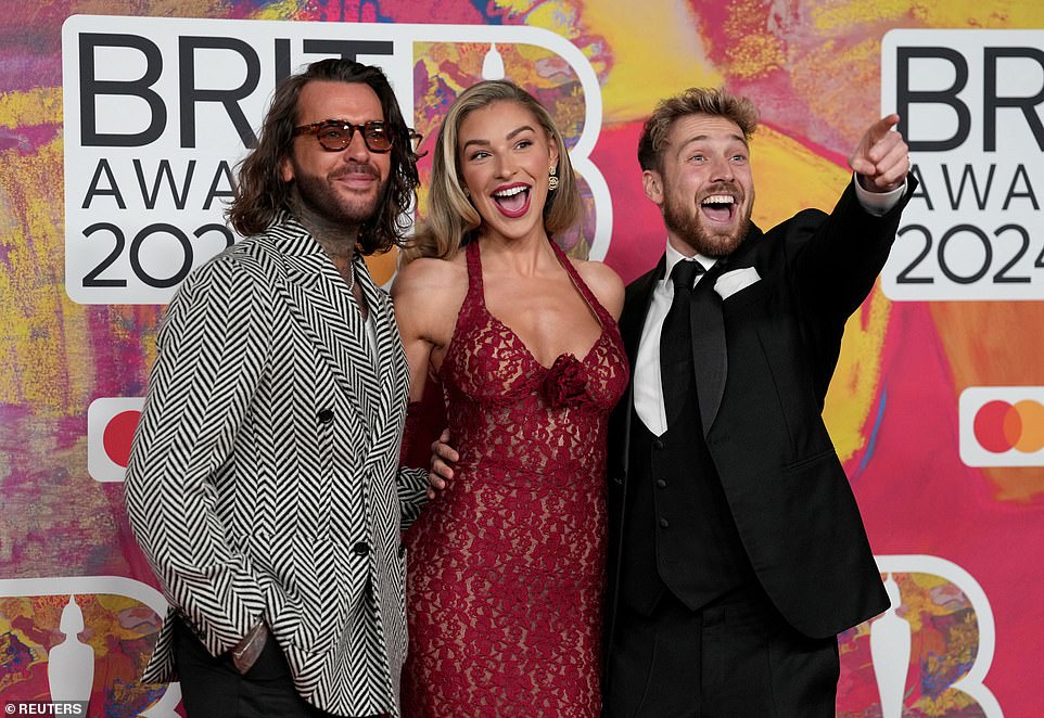 The lovebirds were then joined by Sam's pal Pete Wicks (L) after the pair presented coverage together from the red carpet