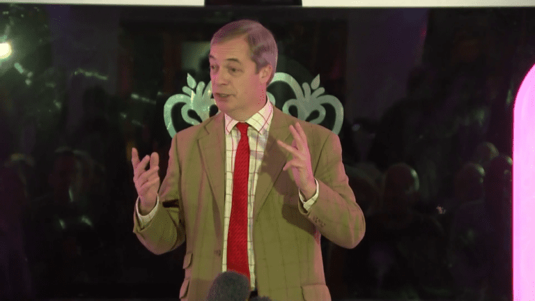 Government ministers back Nigel Farage over Coutts bank account closure – Channel 4 News