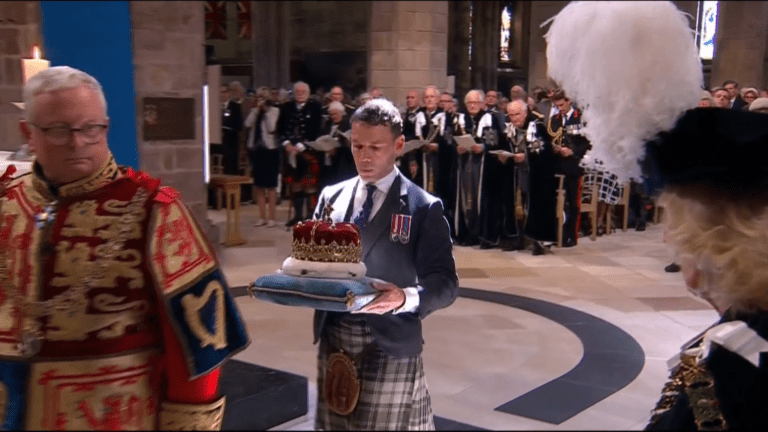 King Charles receives Scottish crown jewels amid protests – Channel 4 News