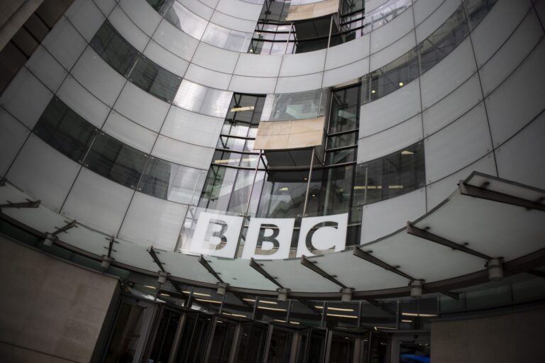 Unnamed BBC presenter accused of paying thousands to teen for explicit photos – Channel 4 News