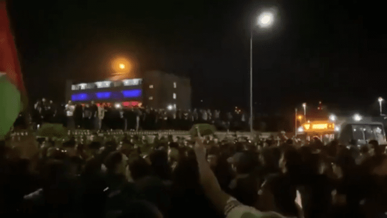 Anti Semitic mob storms airport in Russia’s Dagestan – Channel 4 News