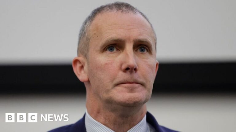 Michael Matheson faces no-confidence vote over £11k iPad bill Michael Matheson faces no-confidence vote over £11k iPad bill