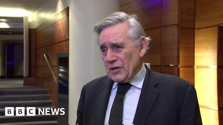 Gordon Brown: Alistair Darling ‘showed great wisdom in everything he did’ Gordon Brown: Alistair Darling ‘showed great wisdom in everything he did’