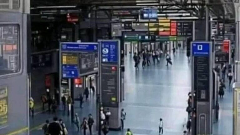 Stunning photo of train station hides incredible famous face – you have 20/20 vision if you can spot it in 7 seconds Stunning photo of train station hides incredible famous face – you have 20/20 vision if you can spot it in 7 seconds
