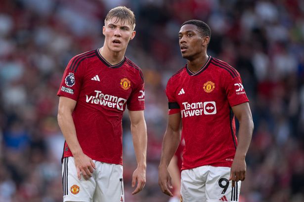 'Not in that bracket' – Dwight Yorke gives verdict on Manchester United striker issues