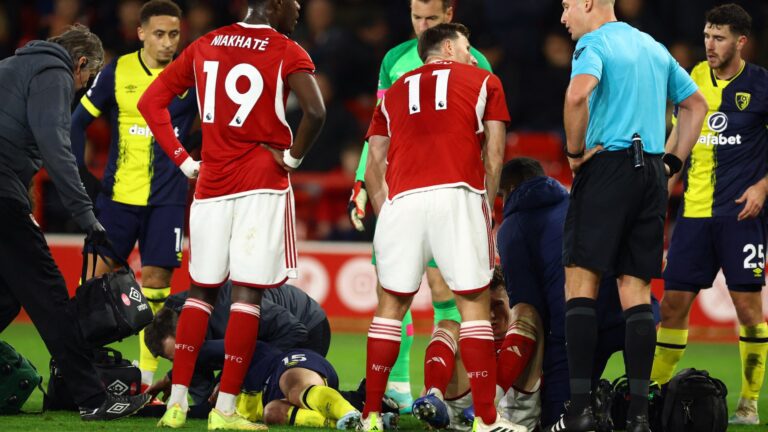 Panicked Forest and Bournemouth medics race onto pitch as Adam Smith suffers horror injury after clash of heads Panicked Forest and Bournemouth medics race onto pitch as Adam Smith suffers horror injury after clash of heads
