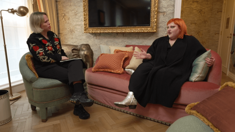 Gossip’s Beth Ditto on US anti-LGBT bills and growing up gay in the bible belt – Channel 4 News Gossip’s Beth Ditto on US anti-LGBT bills and growing up gay in the bible belt – Channel 4 News