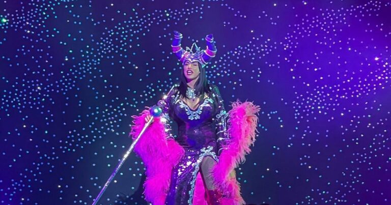 Katie Price spends Christmas away from kids after ‘ballsing up’ panto Katie Price spends Christmas away from kids after ‘ballsing up’ panto