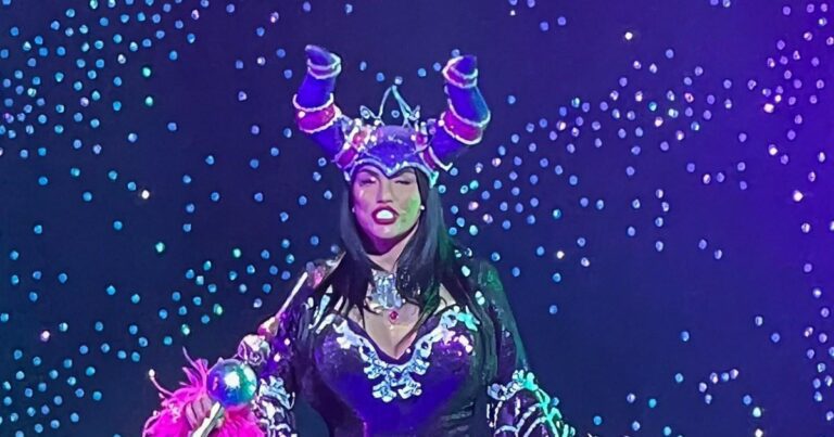 Katie Price’s lacklustre panto dancing is sending everyone into hysterics Katie Price’s lacklustre panto dancing is sending everyone into hysterics