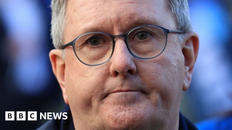 Stormont: DUP leader Sir Jeffrey Donaldson to brief members on possible deal