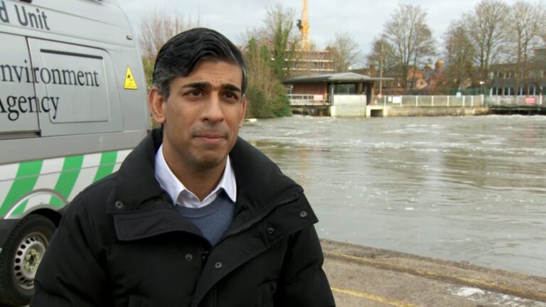 Sunak hints at further tax cuts – Channel 4 News Sunak hints at further tax cuts – Channel 4 News