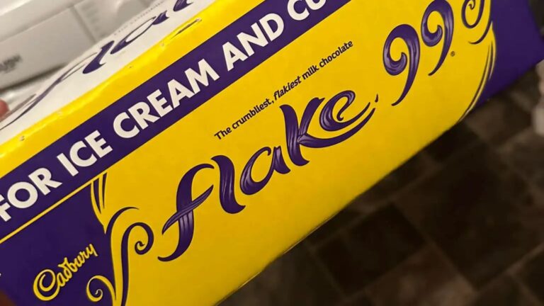 Shoppers ‘demolishing’ giant boxes of Cadbury Flake from bargain supermarket – they are the cheapest around at 48p each Shoppers ‘demolishing’ giant boxes of Cadbury Flake from bargain supermarket – they are the cheapest around at 48p each