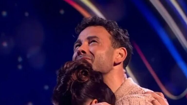 ‘Everyday I miss him’ says Ryan Thomas as he dedicates Dancing On Ice routine to late dad in heartbreaking tribute ‘Everyday I miss him’ says Ryan Thomas as he dedicates Dancing On Ice routine to late dad in heartbreaking tribute