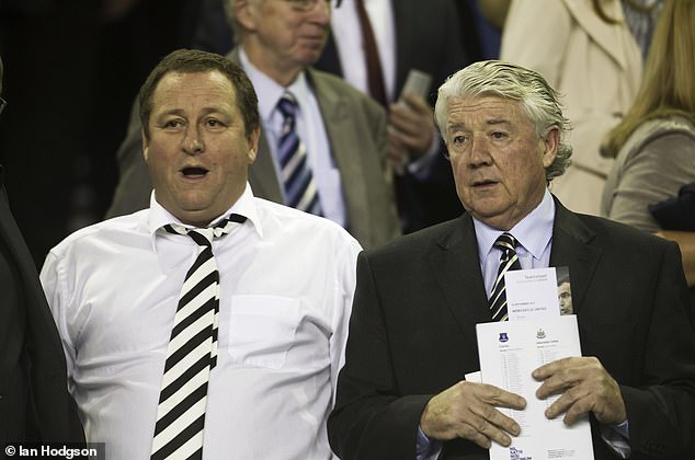 Mike Ashley and Kinnear at Everton vs Newcastle United on September 30, 2013